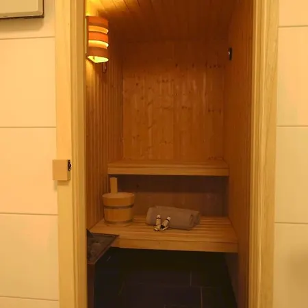 Familienhaus An Der Nordsee - Sauna - Kamin - Suedterrasse Direkt Ueber Dem Wasser Schillig Exterior photo