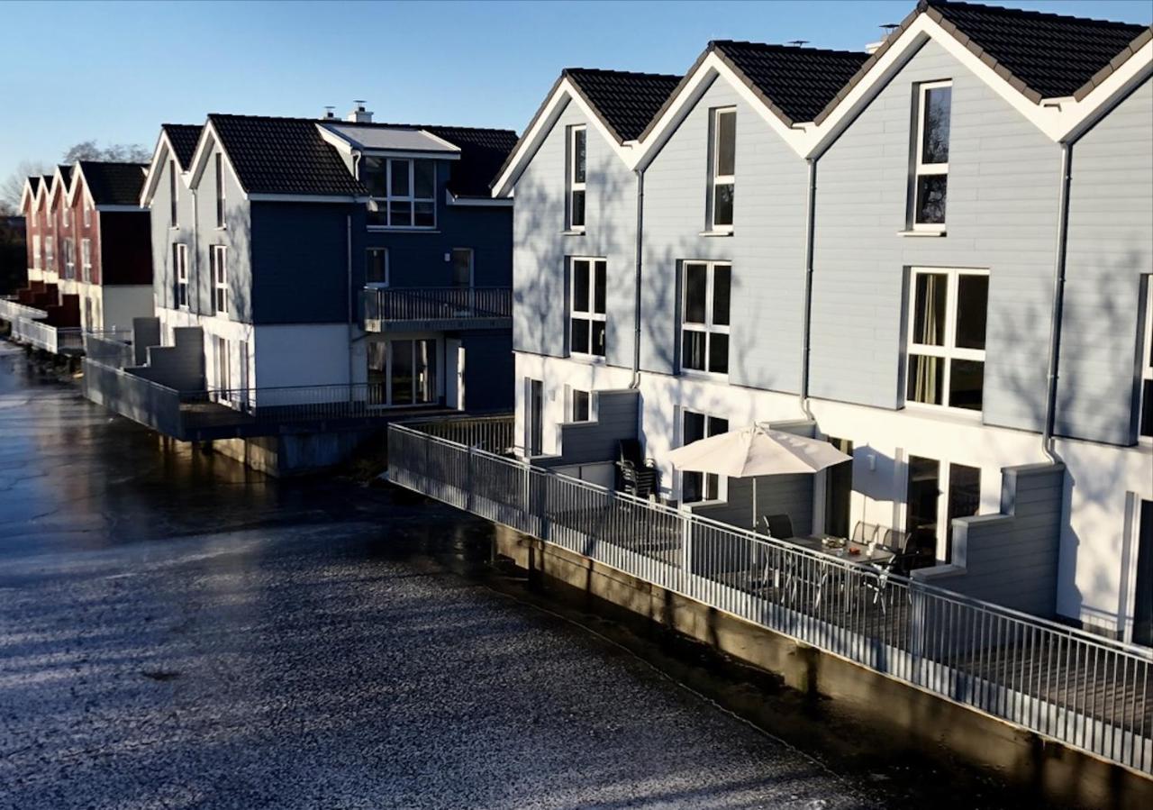 Familienhaus An Der Nordsee - Sauna - Kamin - Südterrasse Direkt über Dem Wasser * Schillig